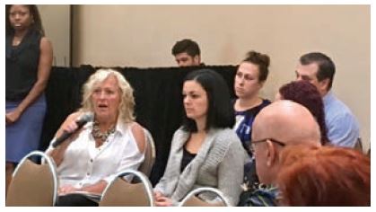 Photo de membres de la communauté à la séance d'information sur l'intimidation, à North Bay.