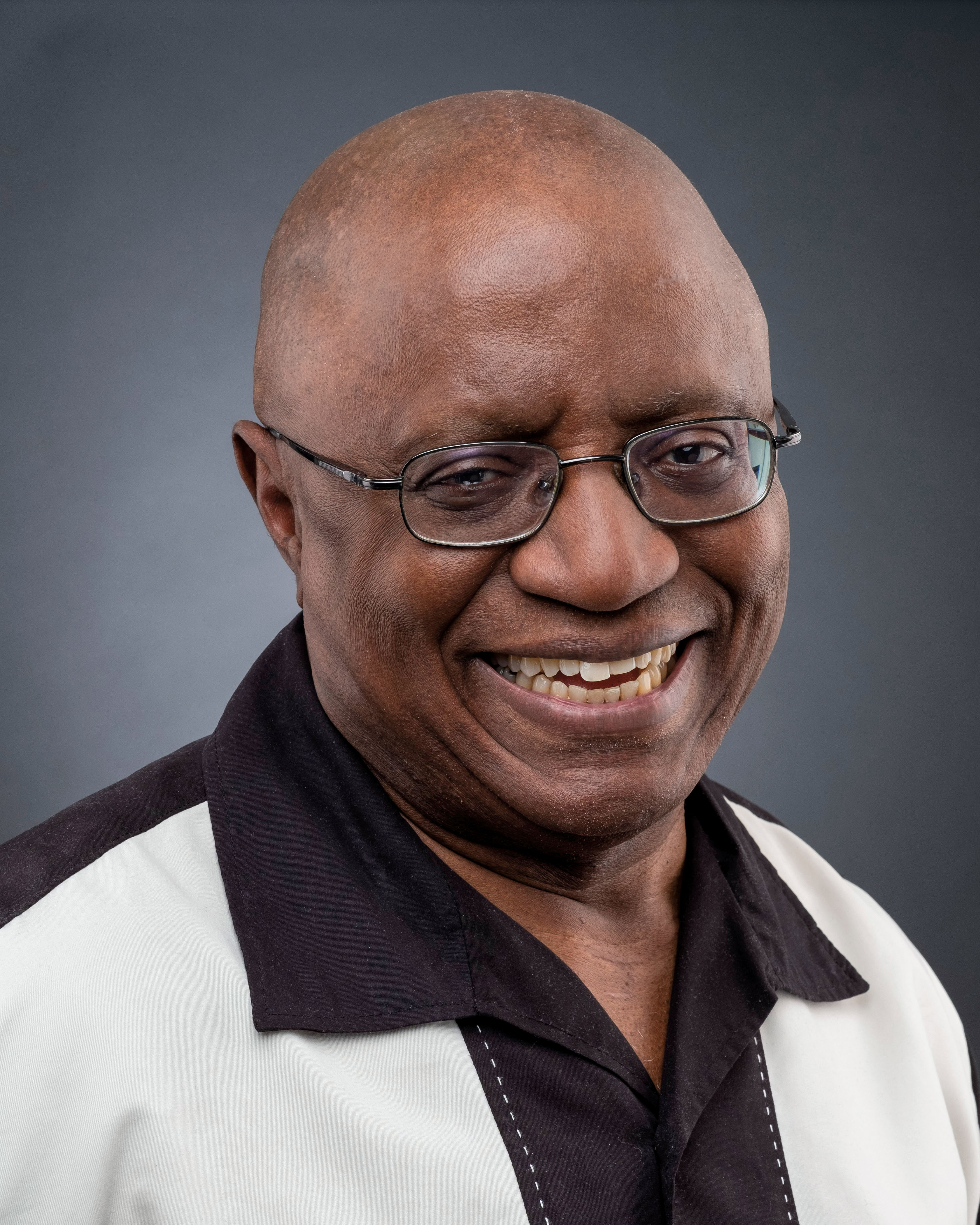 Godwin Ifedi, président du comité de rédaction.