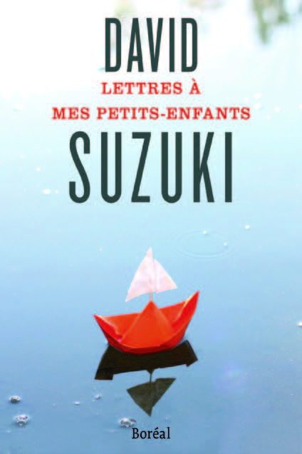 Illustration de la couverture du livre Lettres à mes petits-enfants qui représente un petit bateau en origami flottant sur la surface calme d’un cours d’eau.