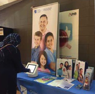 Photo du kiosque d'information de l'Ordre à l'assemblée annuelle du comité des parents de l'Halton District School Board, à Milton.